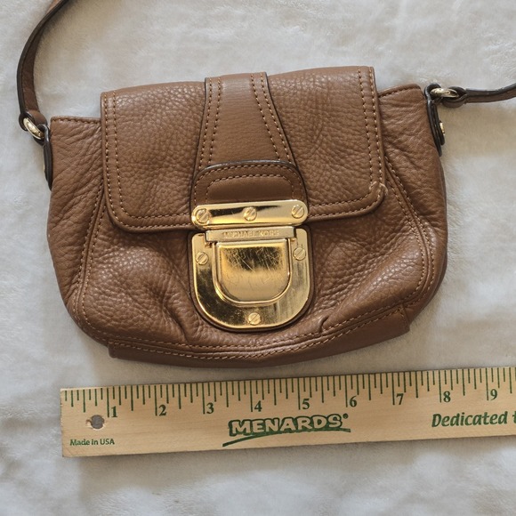 Michael Kors Tan Brown Leather Flap Buckle Crossbody Shoulder Bag Purse Boho - Picture 13 of 14